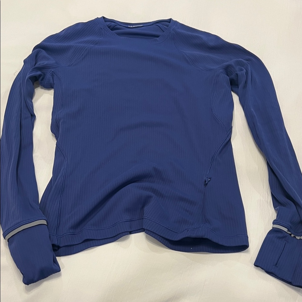 Lululemon size 8 women’s  ribbed top